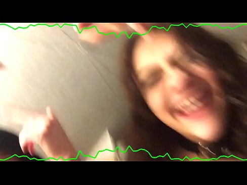 ❤️ Twee sexy donkerkop emosionele broekies bly bastards eienaardige teef ️❌ Fok by ons ☑