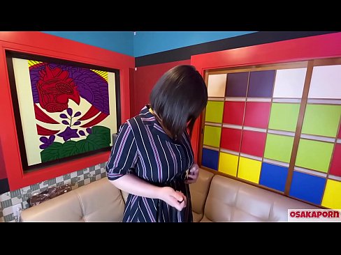 ❤️ Japanese cutie met groot tiete masturbeer met seksspeelgoed en kry 'n orgasme. Sy praat in 'n onderhoud oor haar fokken ervaring. Groot tiete en harige poes wat hard kreun. Osakaporn ️❌ Fok by ons ☑